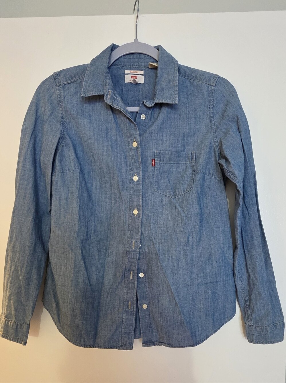 Levi’s Classic Fit Blue Chambray Denim Button Down Shirt XS EUC